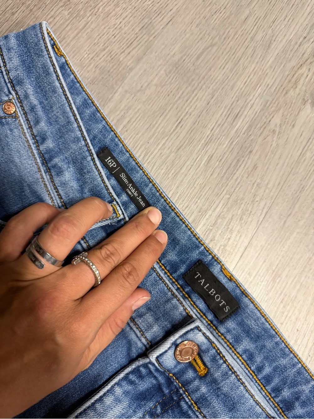 •TALBOTS• CURVY SLIM ANKLE JEANS - Picture 5 of 5